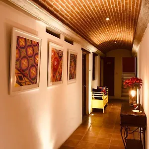 Luna Maya Hotel Antigua