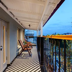 3* Hotel World House Boutique